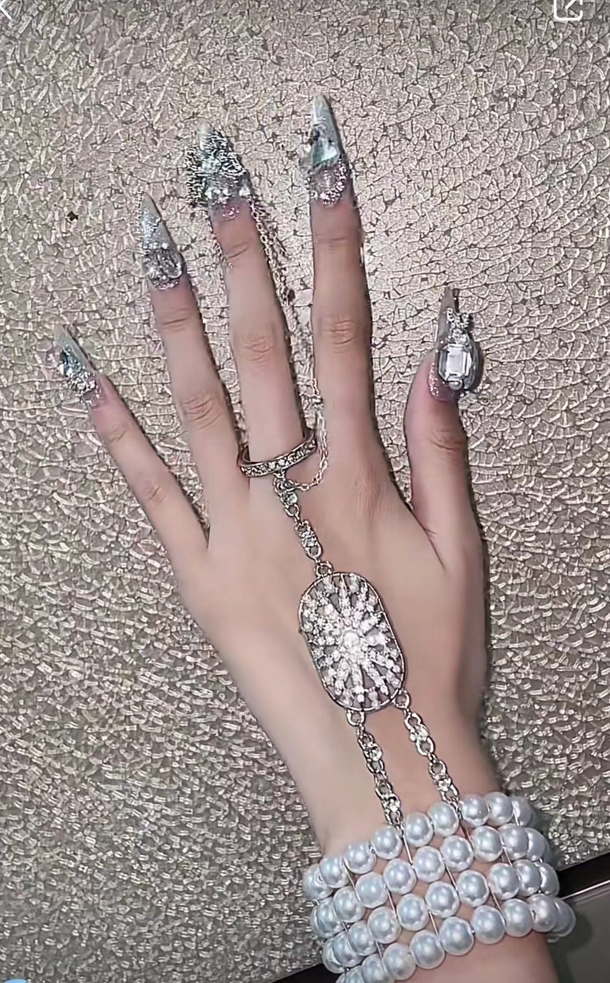 $39.99 - UNIQUE-PRESS-ON NAILS