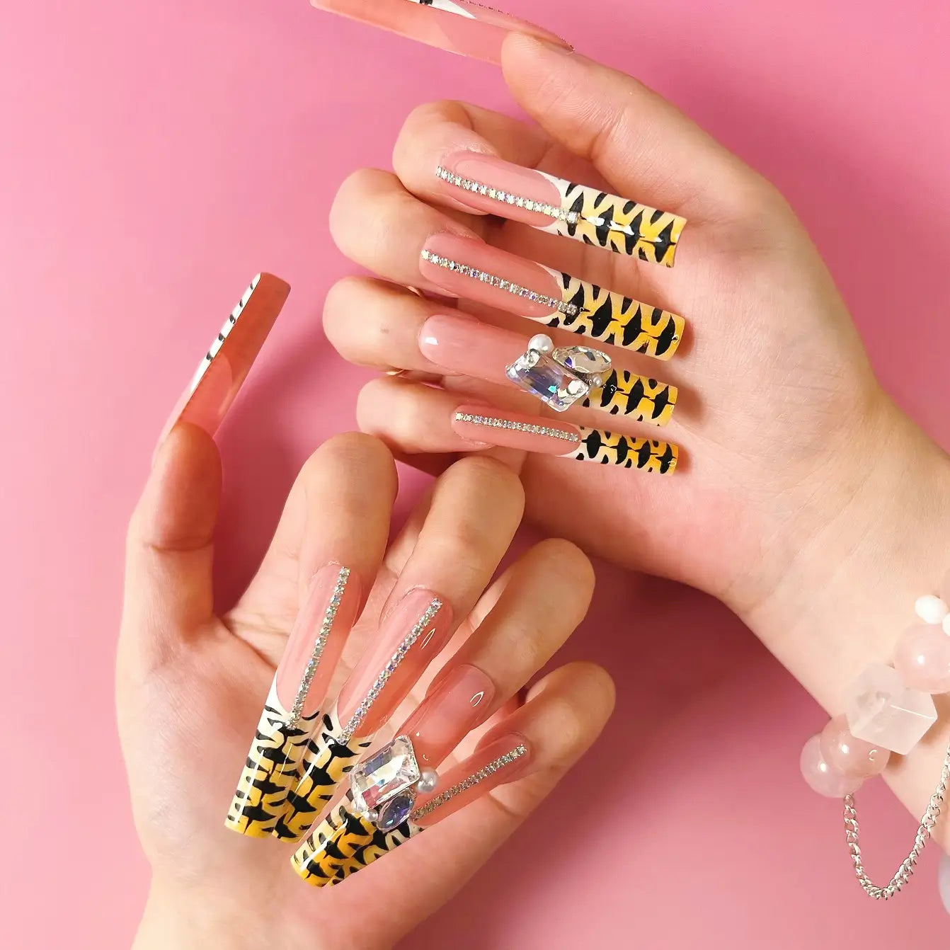 Q103-PINK TIGER STRIPED-SQUARE