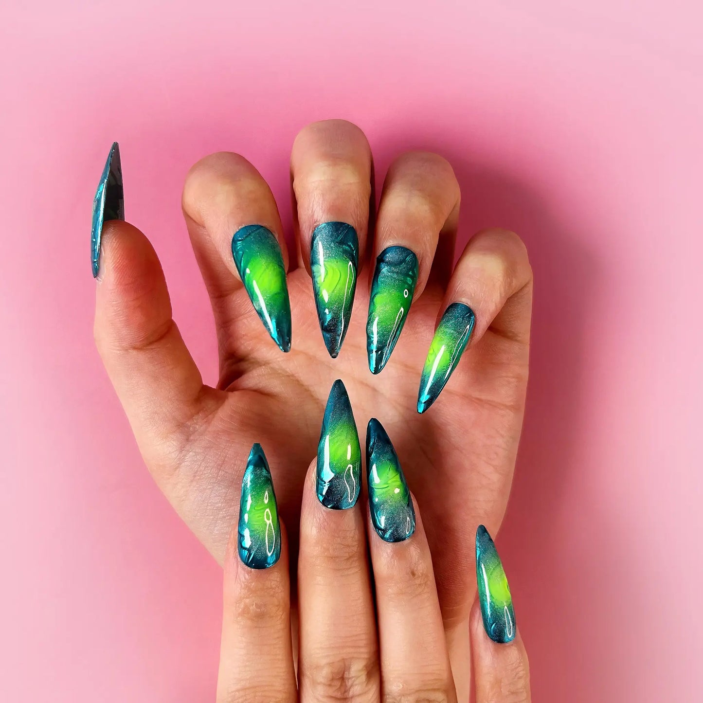 Q040-BLUE SHINE-STILETTO