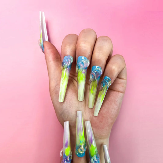 Q142-AURORA OVER THE SEA-STILETTO