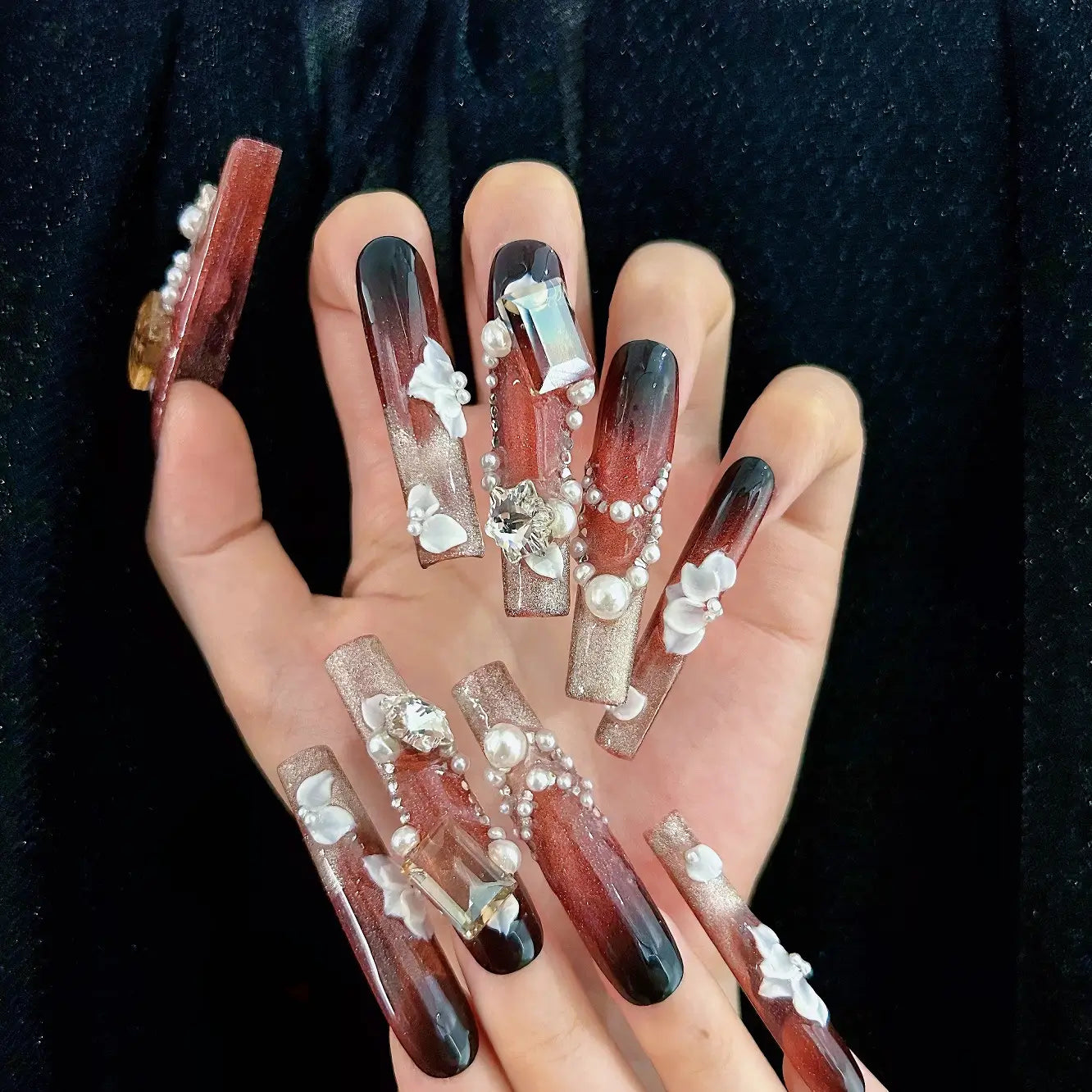 Q106-SCARLET PEARL -SQUARE