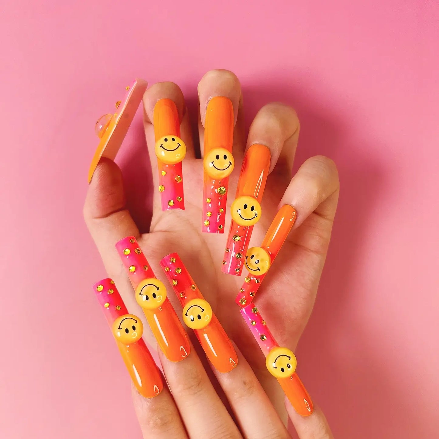 Q091-SMILEY FACE-SQUARE