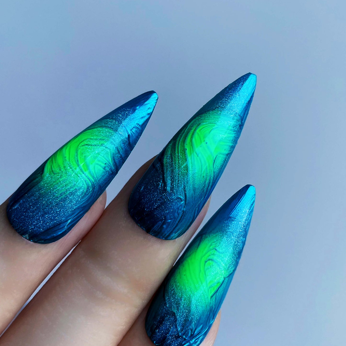 Q040-BLUE SHINE-STILETTO