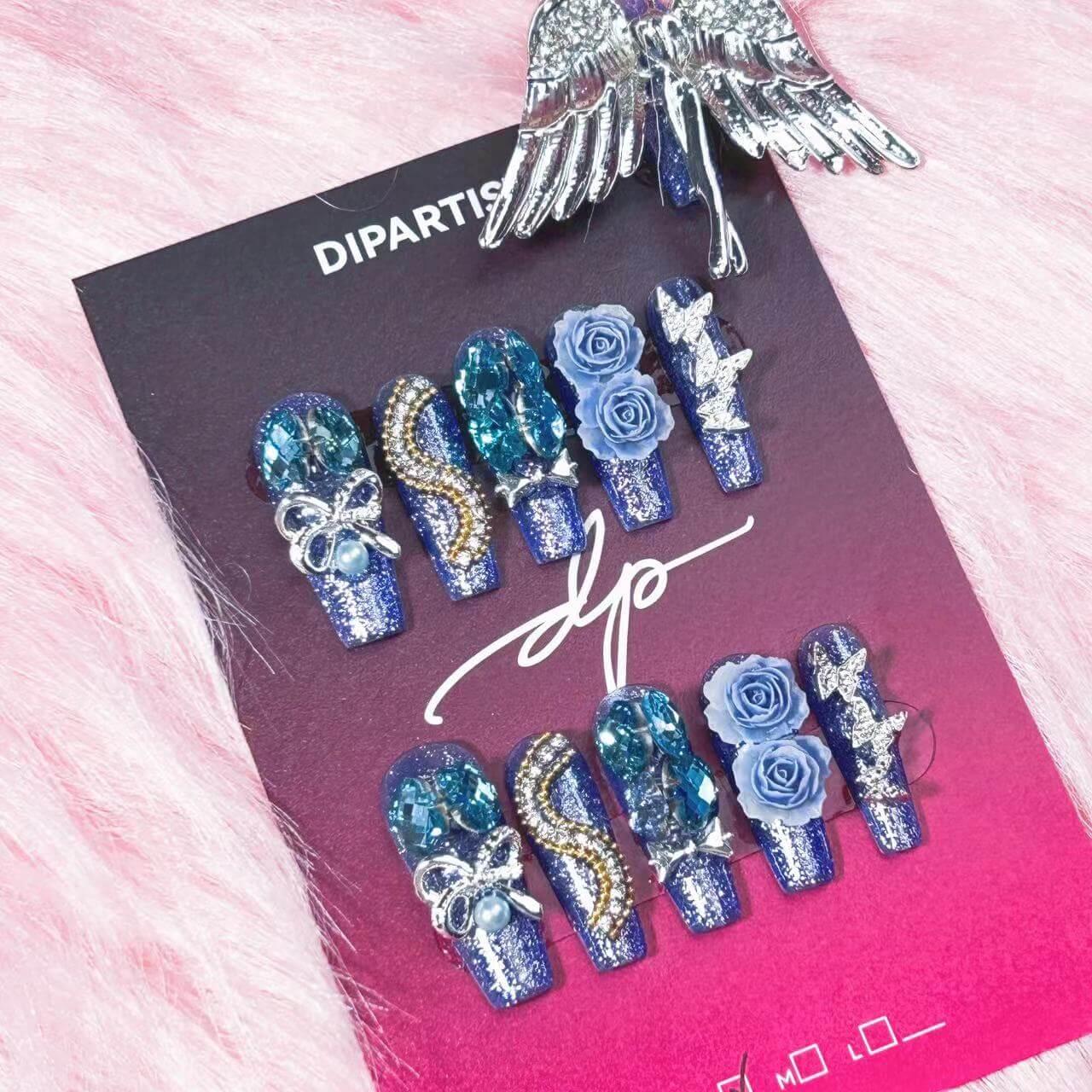 ＄19.99- UNIQUE-PRESS-ON NAILS