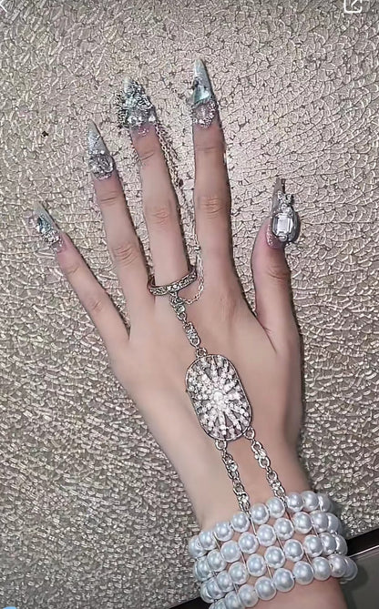 ＄39.99 - UNIQUE-PRESS-ON NAILS