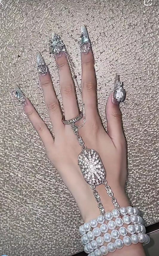＄39.99 - UNIQUE-PRESS-ON NAILS