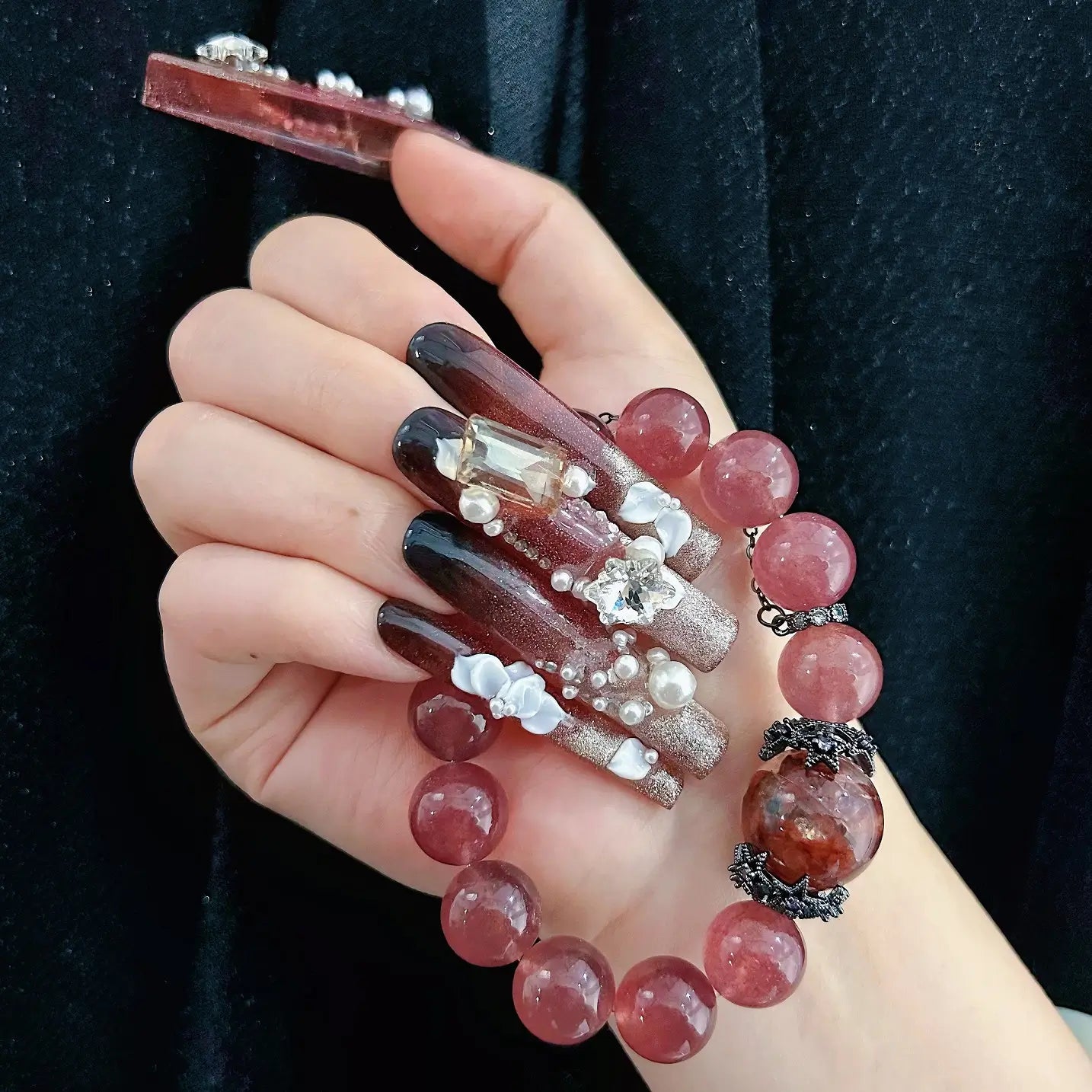 Q106-SCARLET PEARL -SQUARE