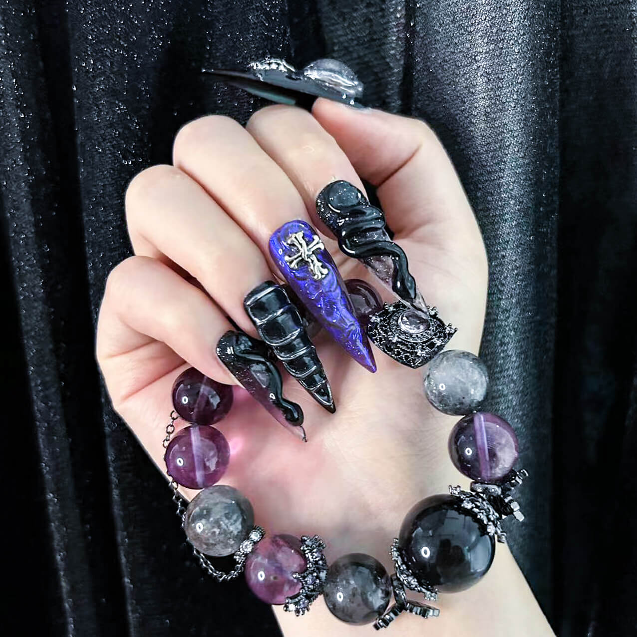 Q034-MAGIC EYES-STILETTO