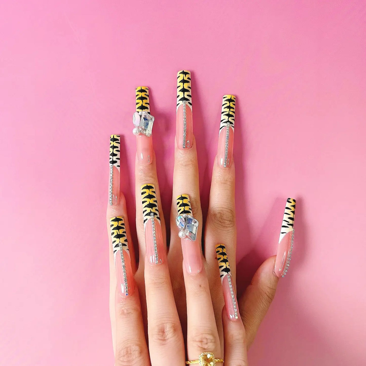 Q103-PINK TIGER STRIPED-SQUARE